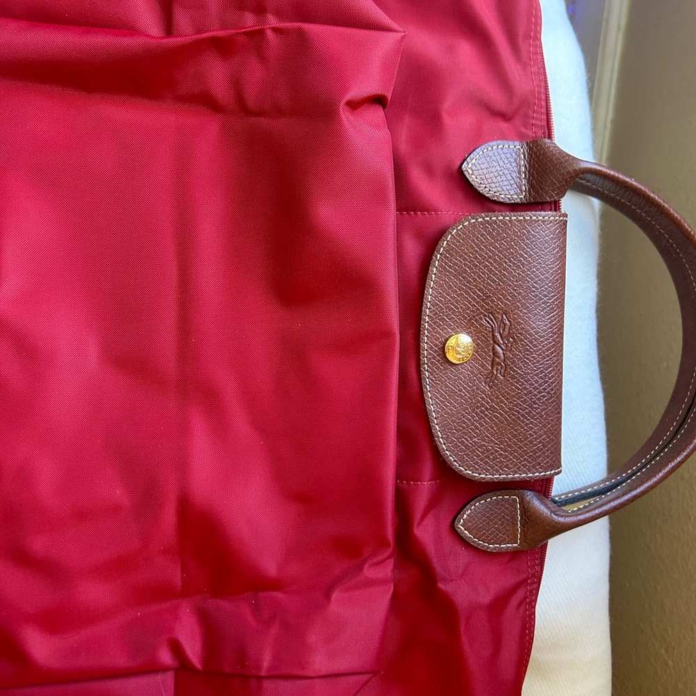 Red medium size short handle